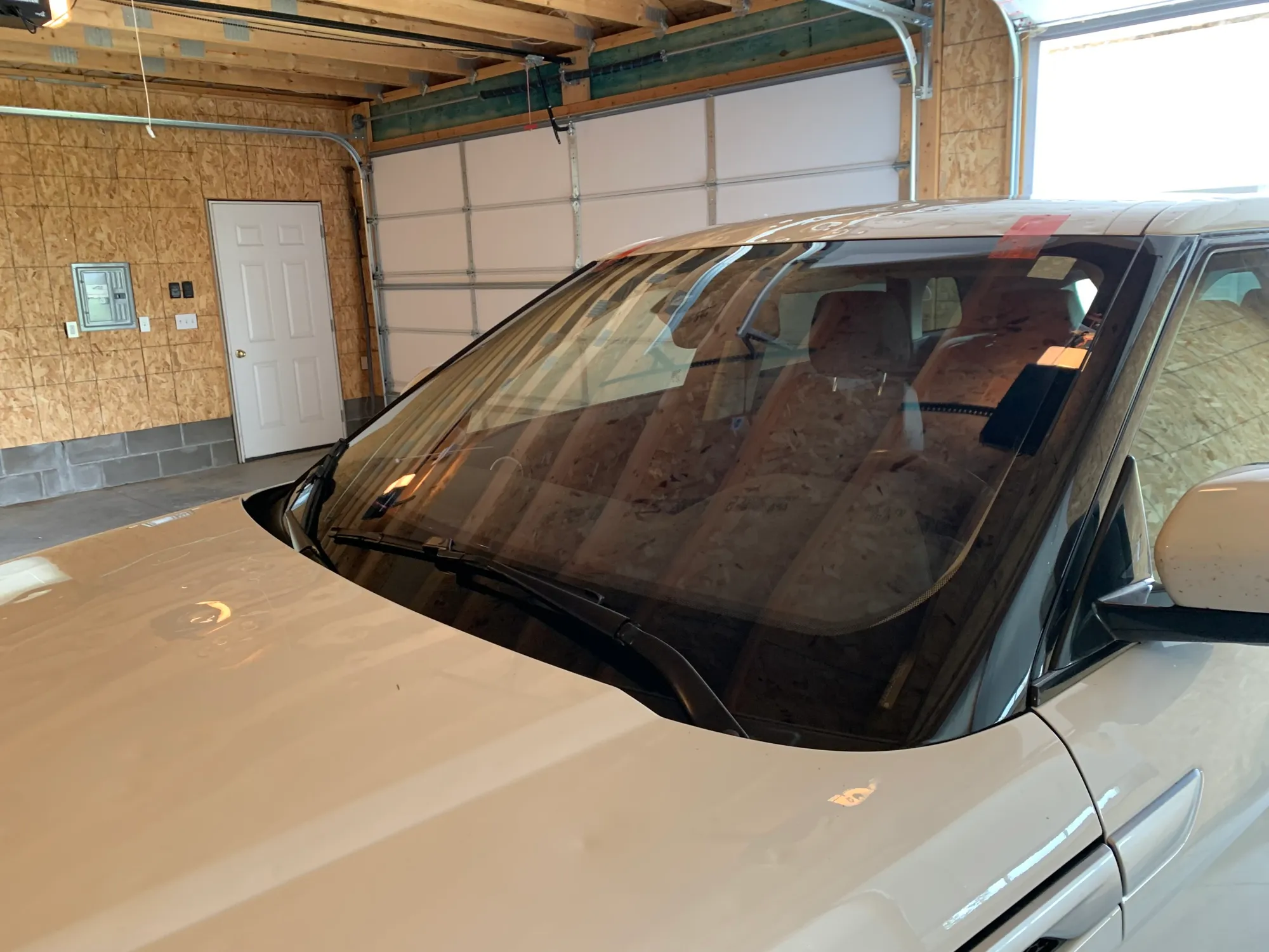 Why choose Idowa Auto Glass for Windshield Replacement