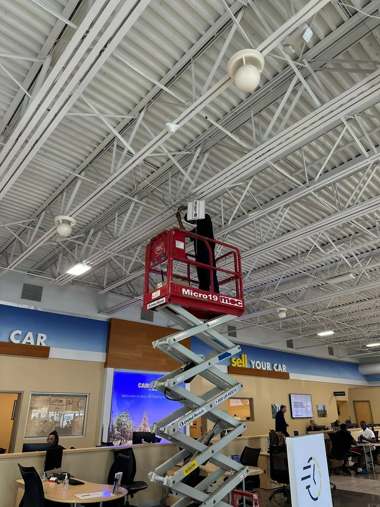 Light Fixture Repair Service expertise by Hayes Electric