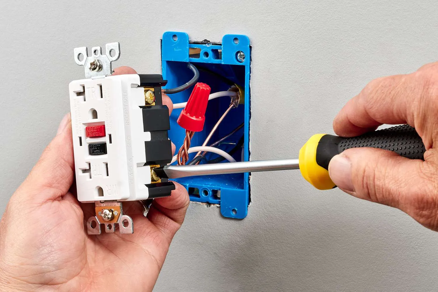 Why choose Hot Shot Electric llc for GFCI Outlet Installation