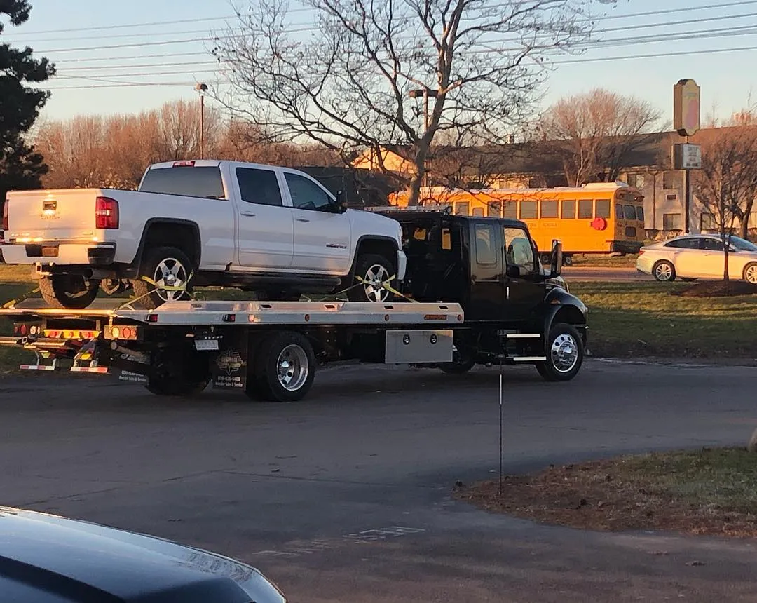 24/7 Roadside Assistance Service expertise by DC Towing